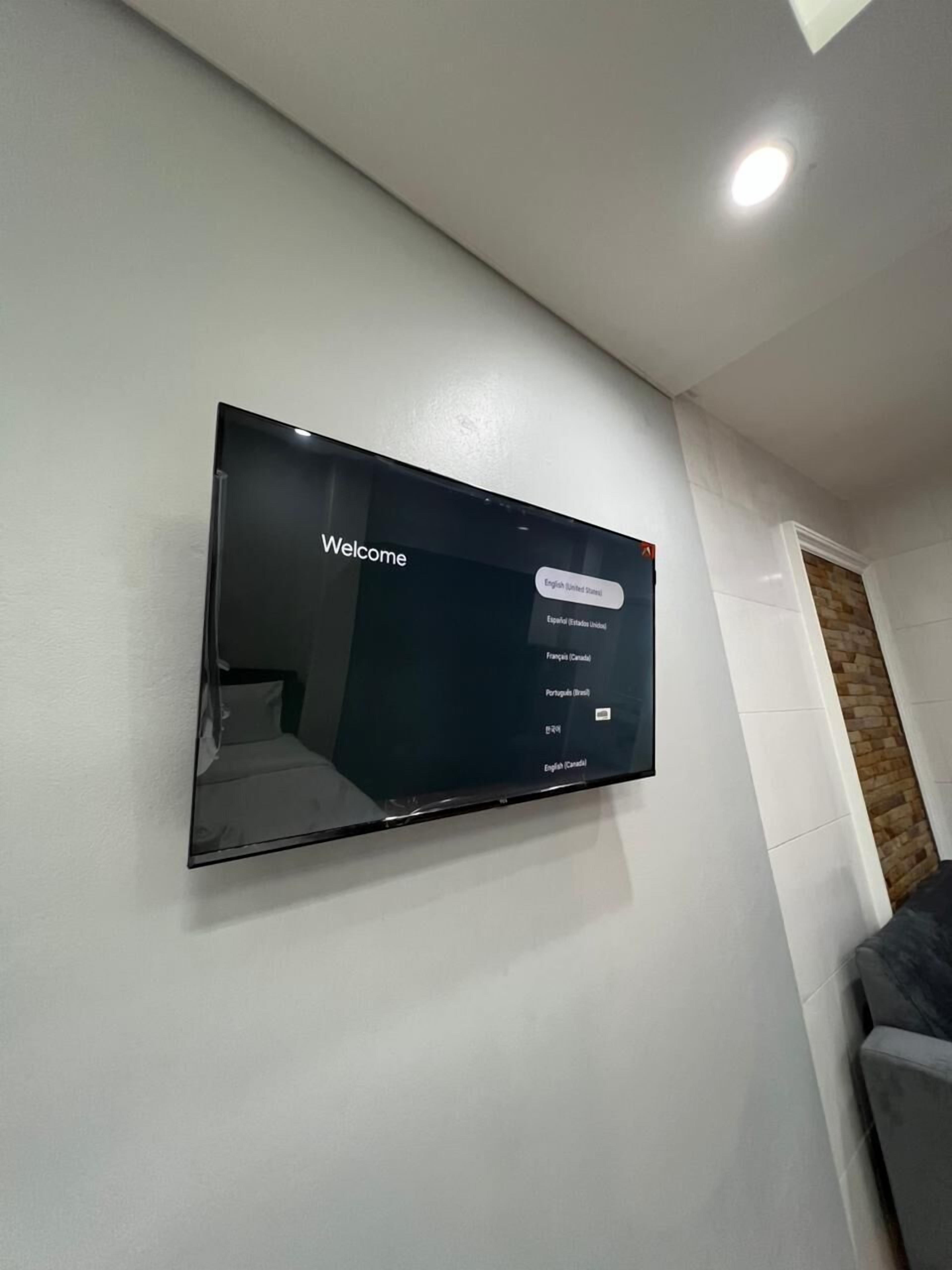 Superior Double Room, Balcony, City View | Television