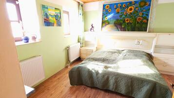 2 Schlafzimmer, Schreibtisch, kostenloses WLAN, Bettwäsche