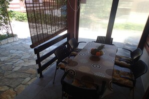 Outdoor dining - Apartments Marija Kruševo  A2+2 (Kruševo)