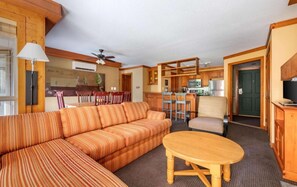 Living area - Luxury 2BR Hilton resort | Base of Blackcomb | Pool, Spa, Waterslide, Kitchen (Whistler)