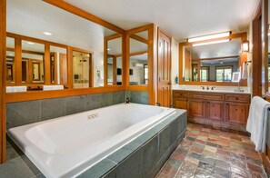 Jetted bath, hair dryer, towels, soap - Luxury 2BR Hilton resort | Base of Blackcomb | Pool, Spa, Waterslide, Kitchen (Whistler)