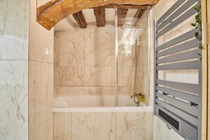 Shower, free toiletries, hair dryer, towels