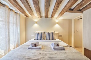 1 Schlafzimmer, Schreibtisch, Bügeleisen/Bügelbrett, Bettwäsche