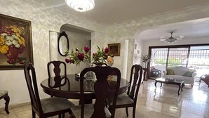 Dining - Cozy apartment in Piantini city center (Santo Domingo)