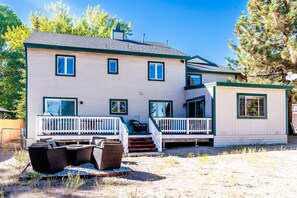 Exterior - New! Bearadise ~ Serene Mountain Hideaway (Big Bear)