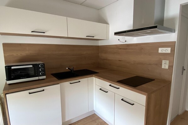 Fridge, microwave, coffee/tea maker