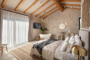 5 bedrooms, iron/ironing board, travel crib, free WiFi - Luxury Villa with heated infinity pool and sauna. (Pazin)