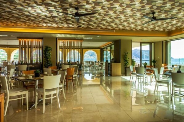 Unclassified image, 1 of 350, button - Wyndham Grand Crete Mirabello Bay (Agios Nikolaos)
