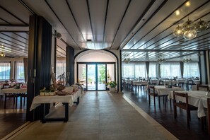 Dining - Hotel Issa - Double Room Sea View 14 (Vis)