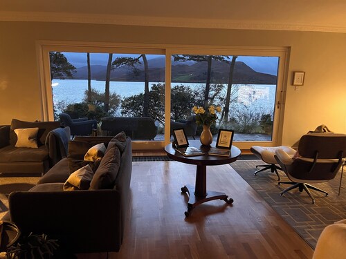 Caragh Lake House - Lakefront Escape and Sauna