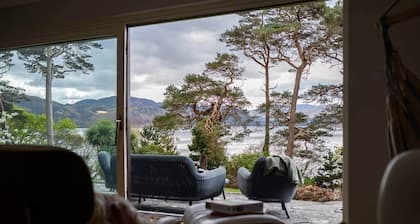 Caragh Lake House - Lakefront Escape and Sauna