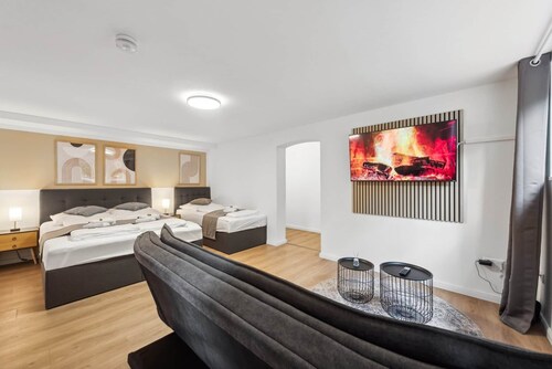 Kaiserslautern No. 3: Large Suite with Terrace