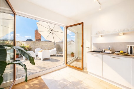 Interior. Eltville: The Eight – Urban Living