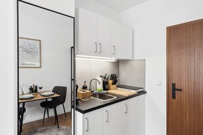 Kylskåp, ugn och spishäll