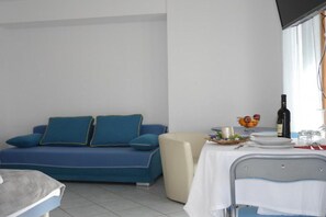 Interior - Dugi Rat Seaside Apartments - Studio Apartment 2 (Dugi Rat)