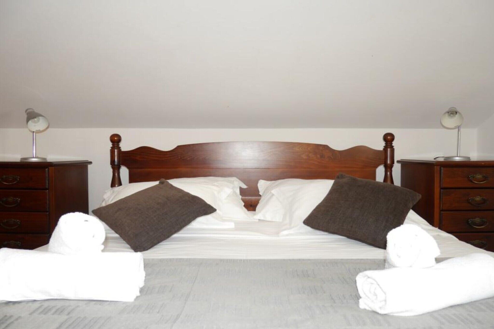 Iron/ironing board, travel cot, free WiFi