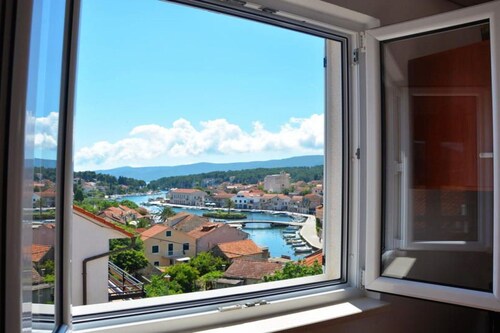 One Bedroom Luxury Apartment with Balcony and Sea View 1
