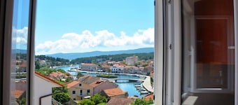 One Bedroom Luxury Apartment with Balcony and Sea View 1