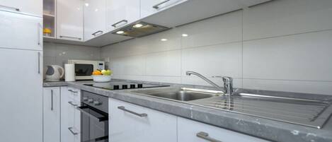 Fridge, microwave, oven, stovetop