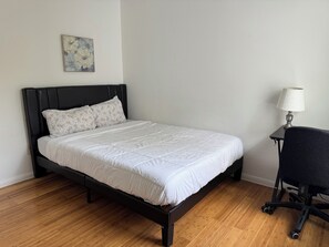 1 bedroom, WiFi, bed sheets - A Room in a Charming 4-bedroom house in wonderful Houston with AC (Houston)