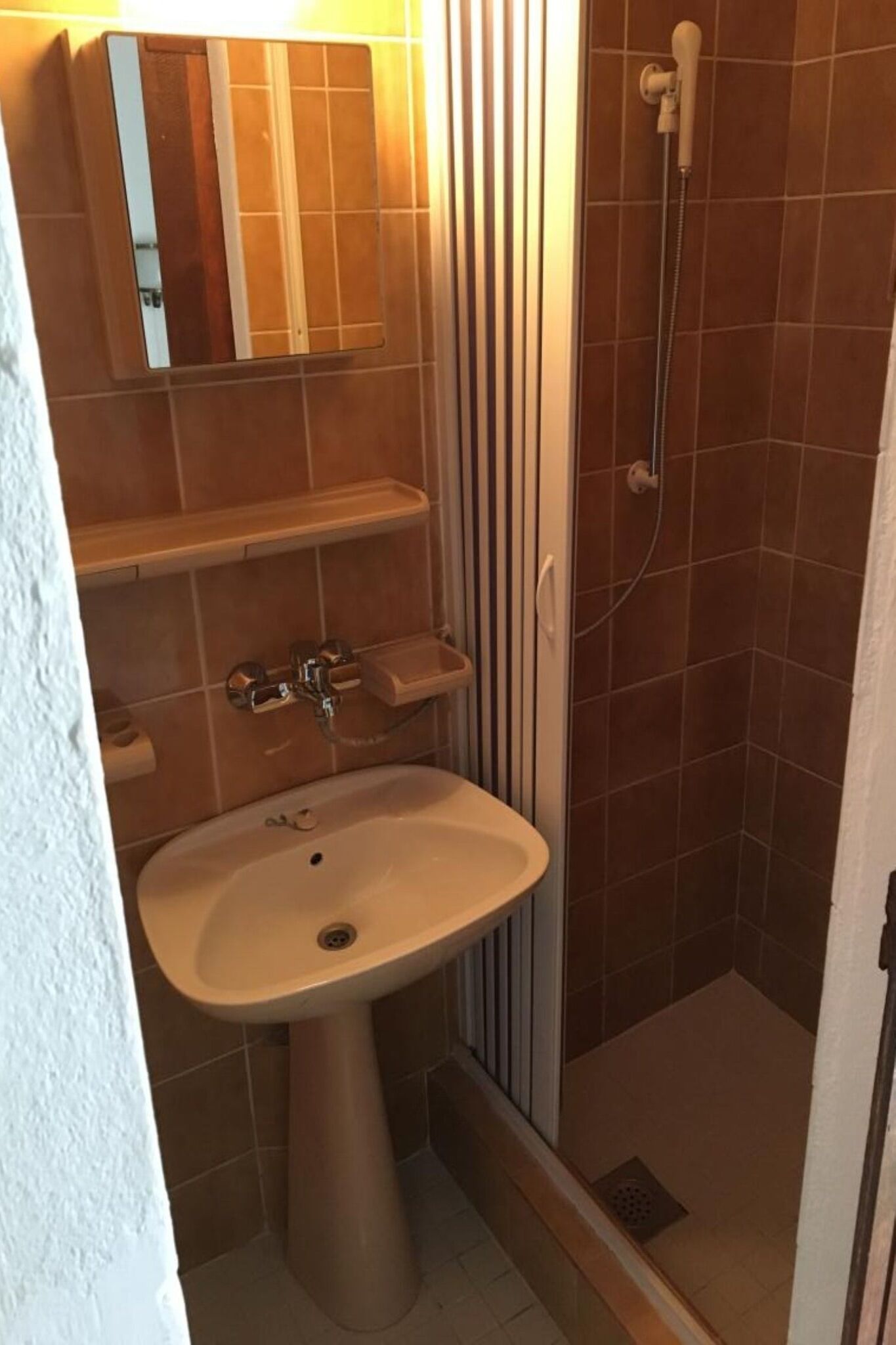 Douche, sèche-cheveux