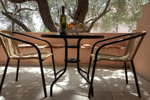 Comfortable Budva Rooms with Easy Access to Sveti Stefan - Triple Room 5