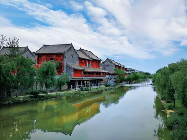 Exterior - Qichi Waterfront B&B Hotel (Luoyang)