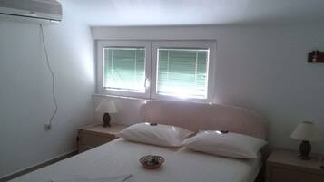 1 bedroom, iron/ironing board, Internet