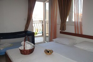 1 soverom, strykejern/-brett, reiseseng for barn og wi-fi (inkludert)