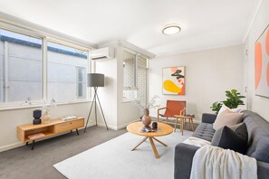 تلفزيون، كُتُب