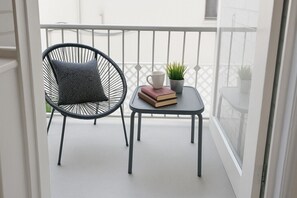 Interior - Bright 2BR Apartment Beside Green Meadows Park (St Kilda East)