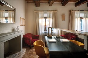 Doppia Deluxe, Garden | Minibar, in-room safe, desk, soundproofing - Fattoria di Vegi (Castellina in Chianti)
