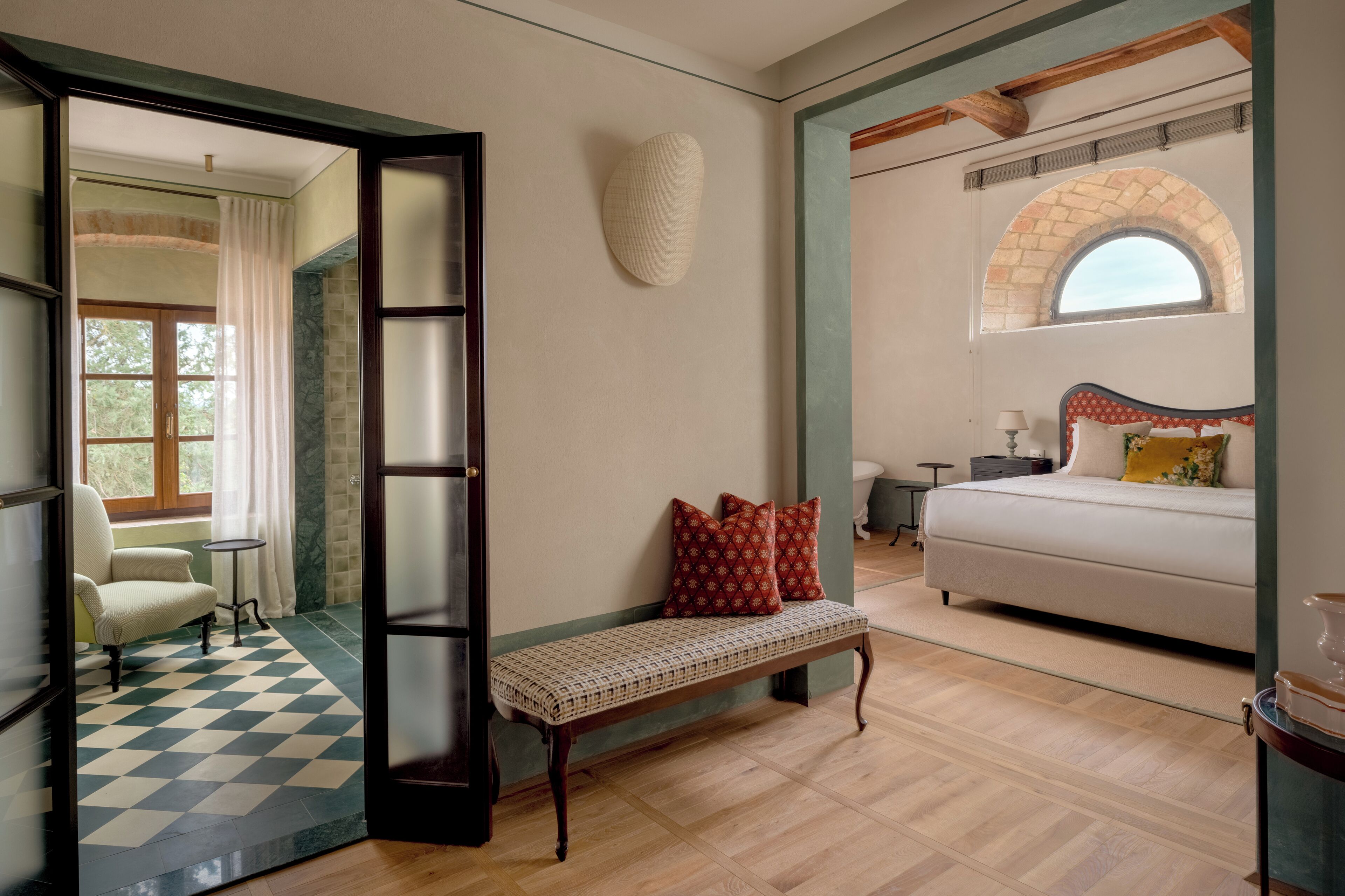 Junior-Suite | Minibar, Zimmersafe, Schreibtisch, schallisolierte Zimmer