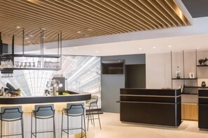 Bar (on property) - Courtyard Paris Arcueil (Arcueil)