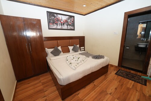 DALLAS EXPRESS HOTEL 