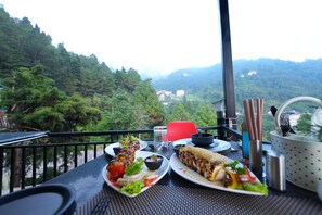 Food and drink - DALLAS EXPRESS HOTEL  (Mussoorie)