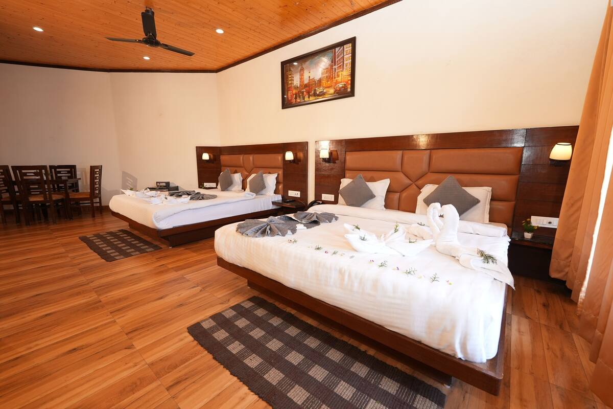 Familien-Zweibettzimmer, Hügelblick
