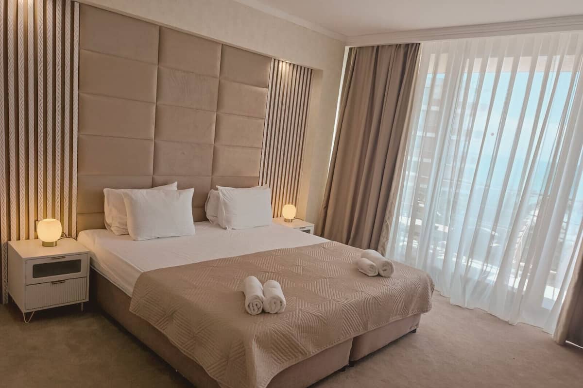 Deluxe Suite | Free WiFi