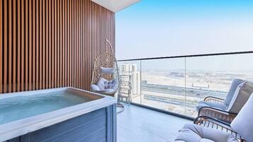 Premium Studio, Canal View | Balcony