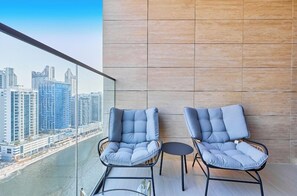 Premium Studio, Canal View | Balcony - bnbme - Trillionaire Residences - STUDIO (Dubai)