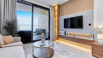 Premium-Studio, Kanalblick | Hochwertige Bettwaren, Verdunkelungsvorhänge, Bügeleisen/Bügelbrett