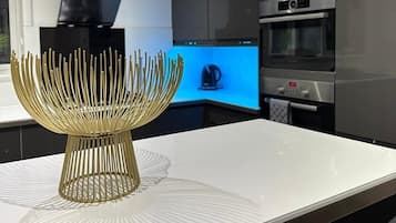 Refrigerador, microondas, horno, lavavajillas