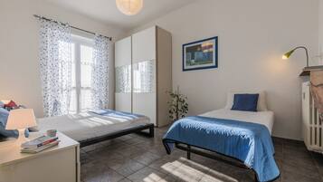 Iron/ironing board, free WiFi