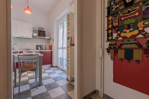 Apartment, 2 Bedrooms | Private kitchen