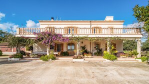Exterior - Beautiful home in Ariany (Ariany)