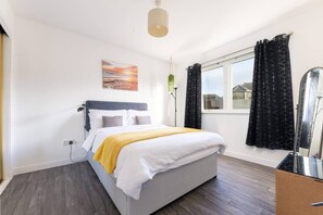 4 bedrooms, internet - Lochnomore - A Luxury Home With Magnificent Views (Highland Council)