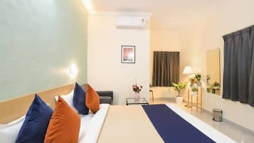 Deluxe Double Room | Desk, laptop workspace, free WiFi