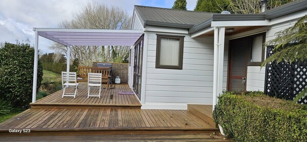 House, 3 Bedrooms, Balcony, Garden View | Terrace/patio - Farm House Close to Town (Pukekohe)