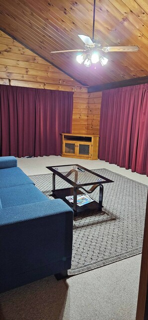 House, 3 Bedrooms, Balcony, Garden View | Living area