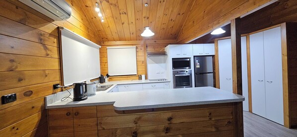 Rumah, 3 kamar tidur, balkon, pemandangan kebun | Interior